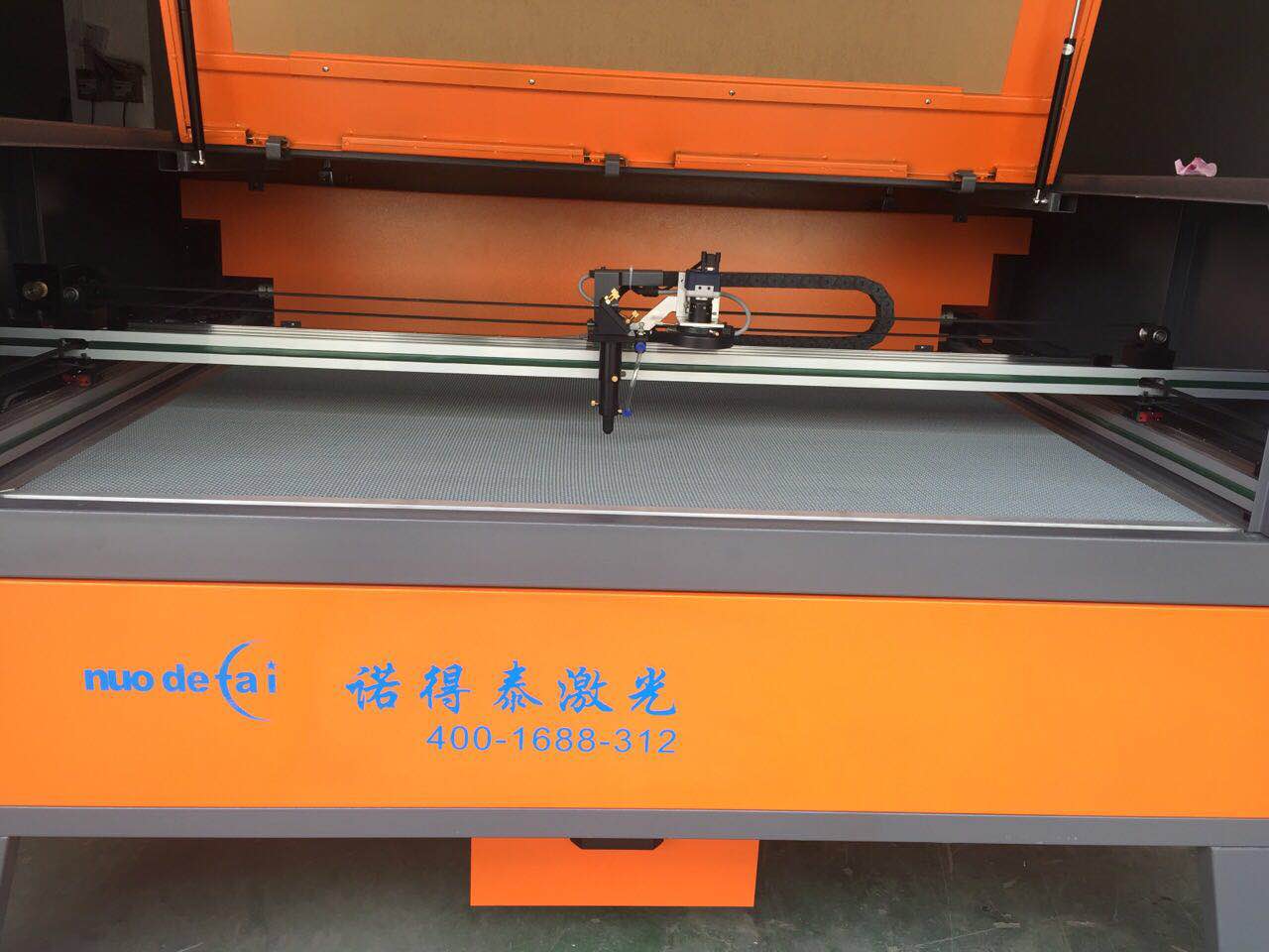 小型非金屬切割領(lǐng)域國(guó)內(nèi)激光切割機(jī)排名！