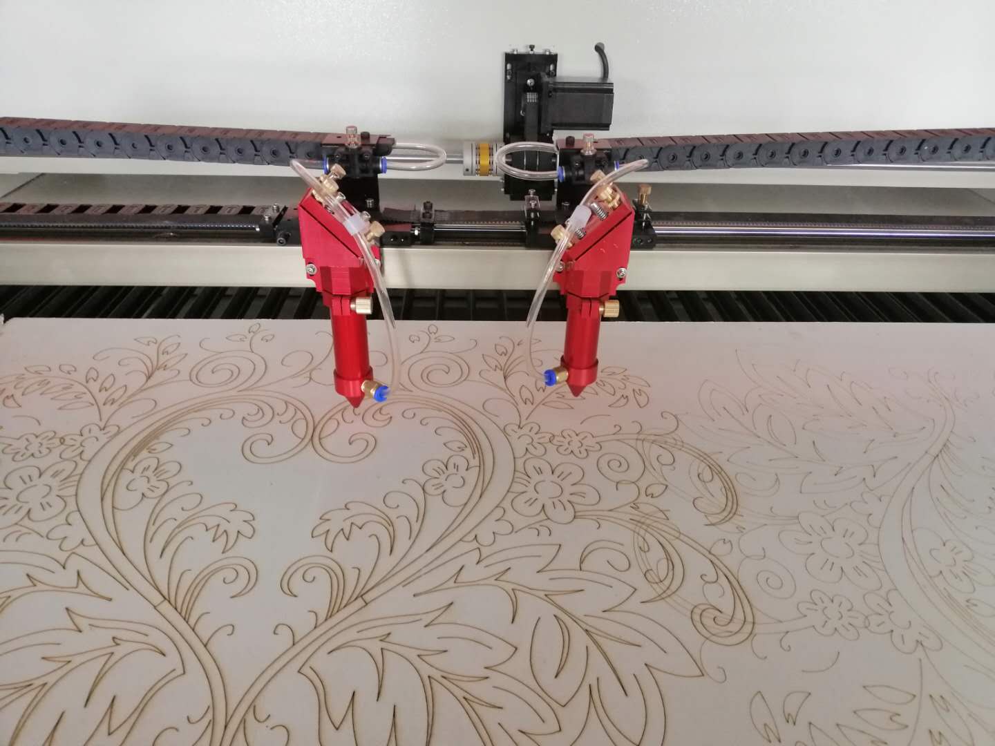 關(guān)于廣告工藝品亞克力材料用激光切割機(jī)雕刻的參數(shù)設(shè)置！