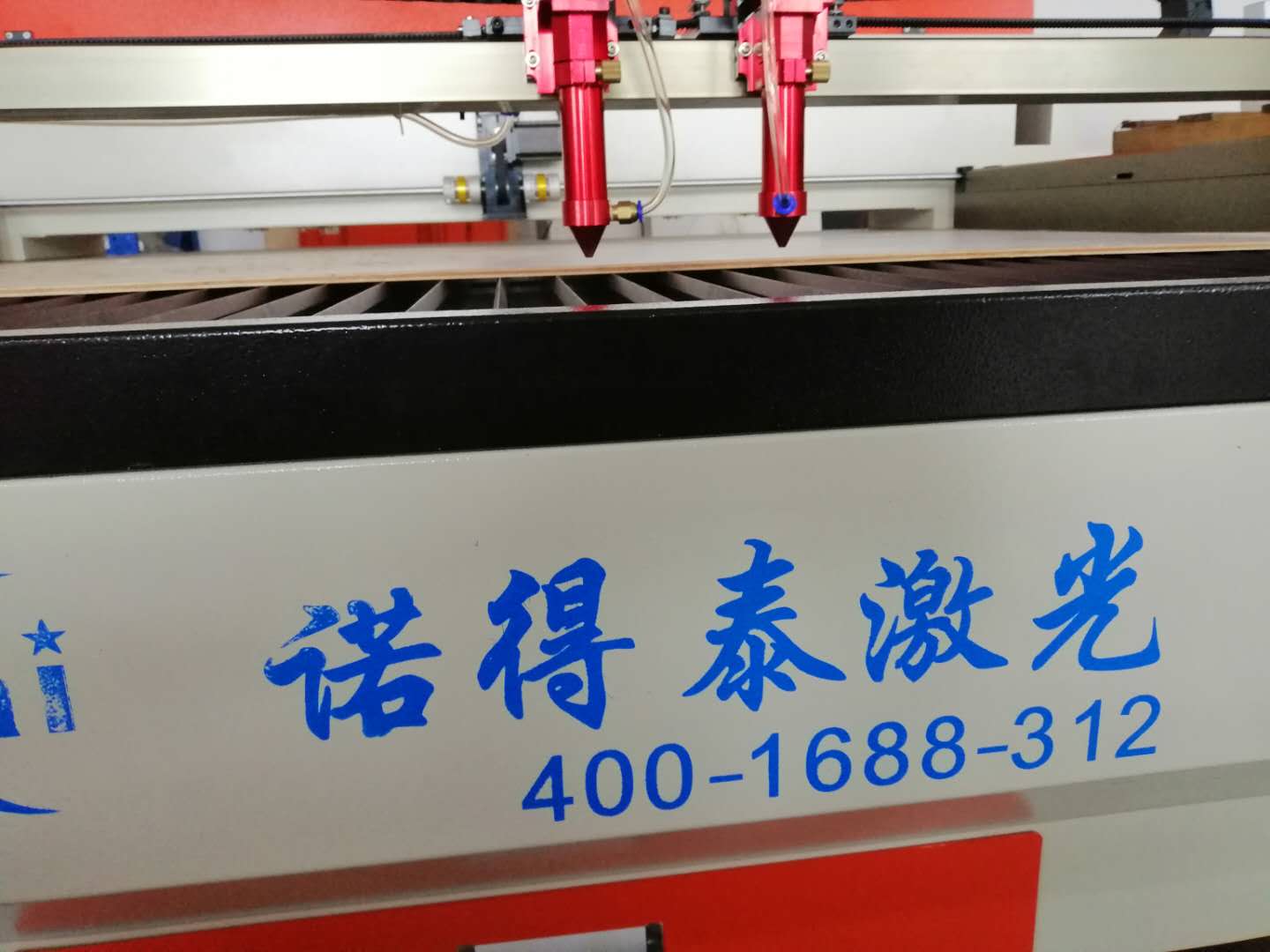 玻璃管二氧化碳激光切割機只出現一些微弱的光是什么原因？