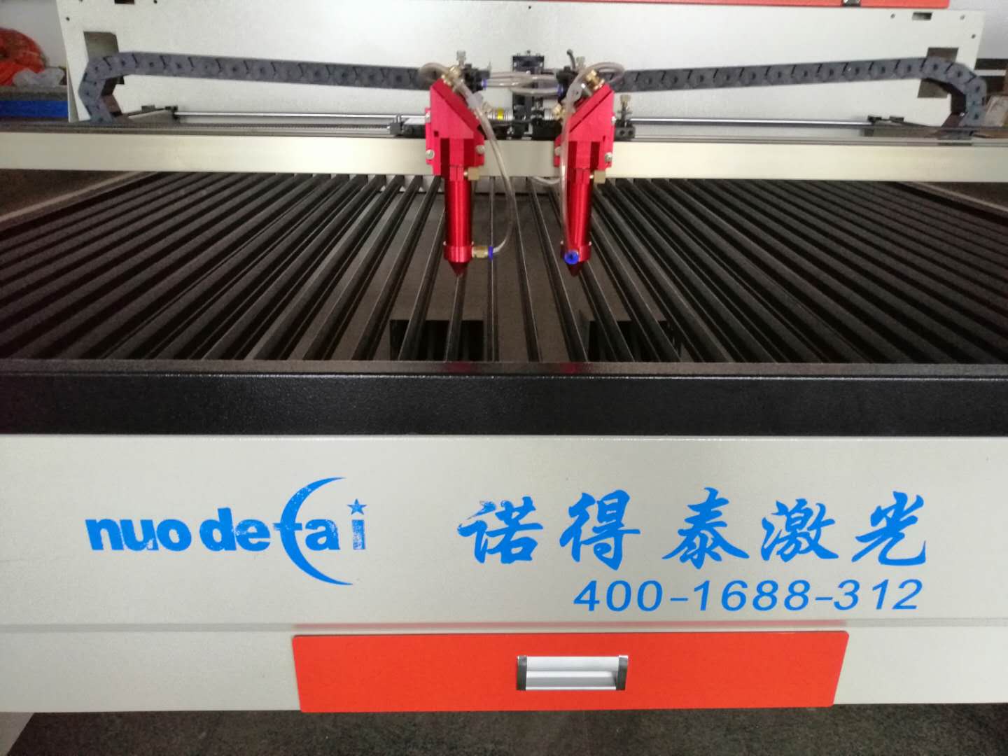 切割發(fā)黃不用怕諾得泰二十年激光切割機技術與你一起分享！