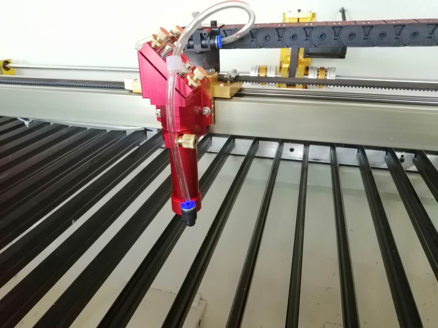 小型激光切割機(jī)尺寸誤差比較大是什么原因？