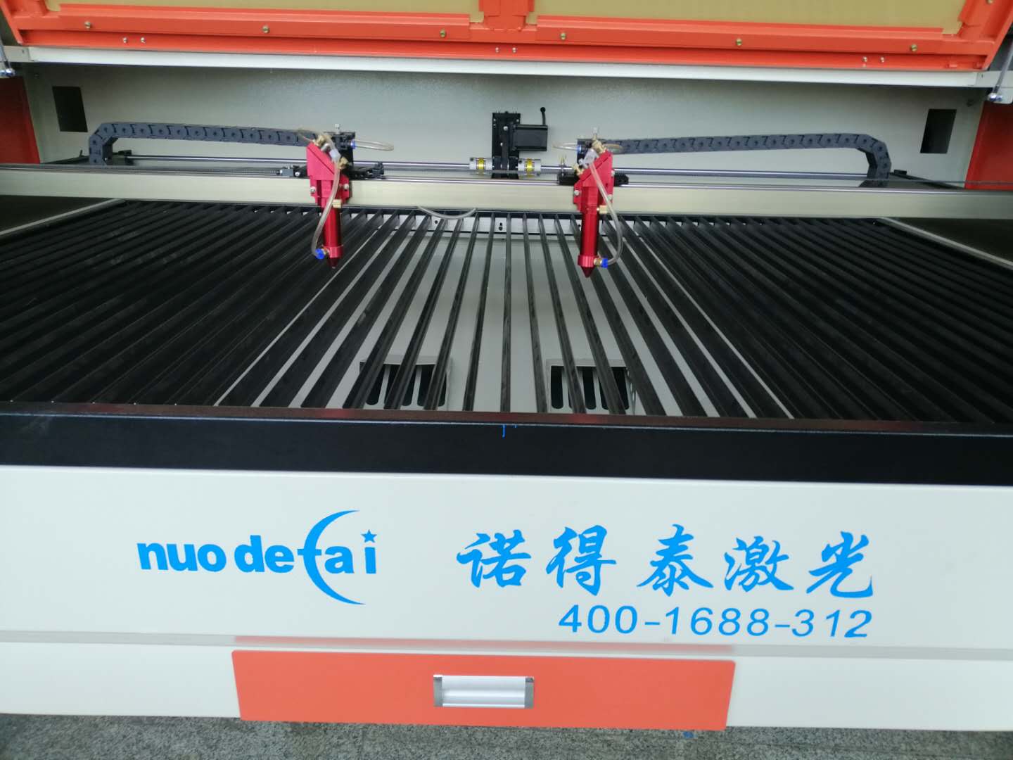 哪些因素導(dǎo)致亞克力激光切割機(jī)價(jià)格上漲！