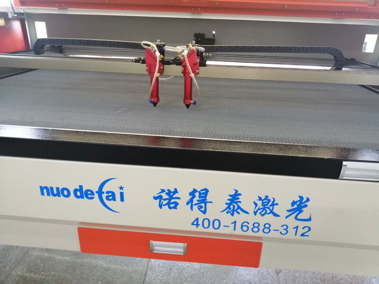 未來布料裁剪將會是激光切割機(jī)的天下!