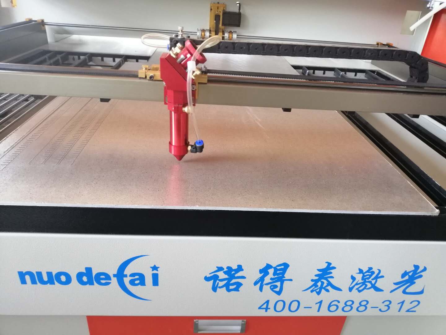 諾得泰亞克力激光切割機(jī)價(jià)格需要多少錢(qián)一臺(tái)？